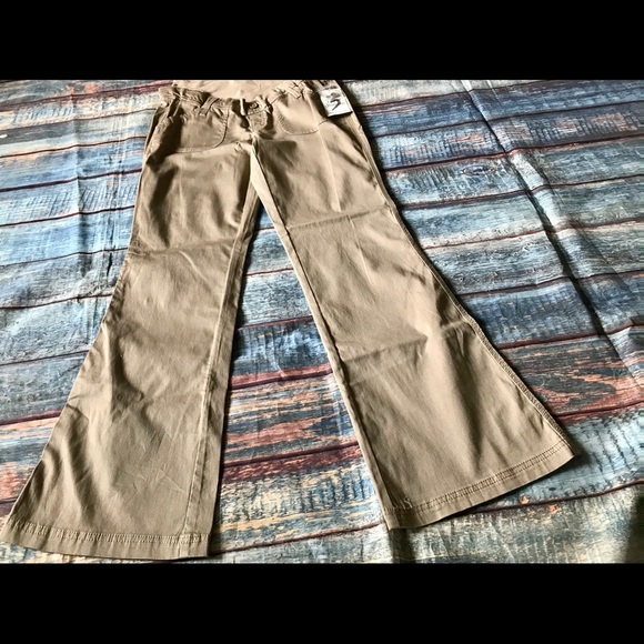 Three Seasons Small khaki maternity Pants - Picture 2 of 8